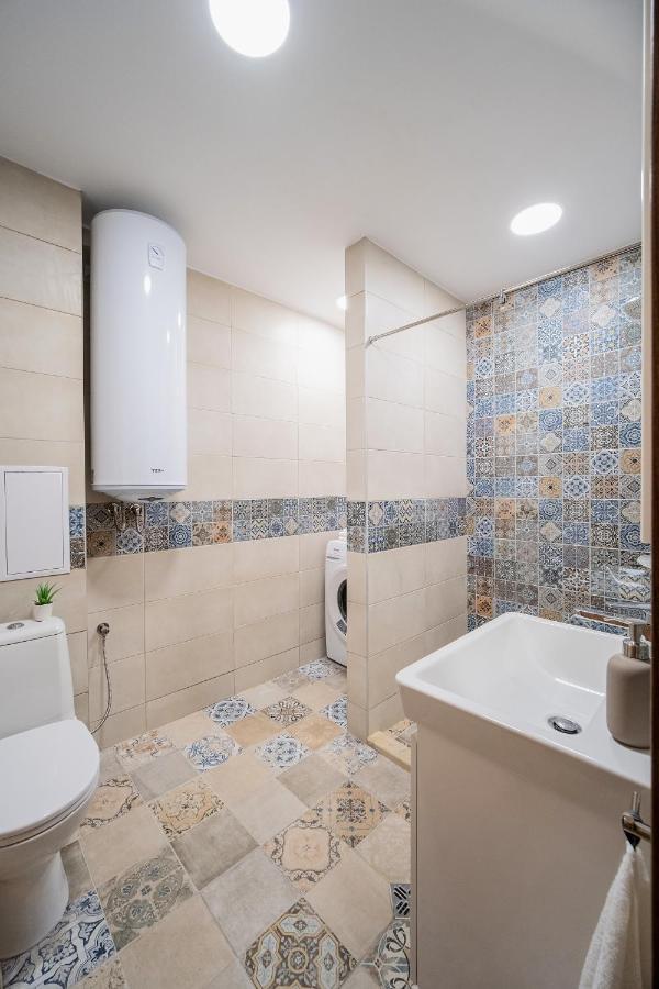 Comfy Luxury Center Apartment ヴァルナ エクステリア 写真