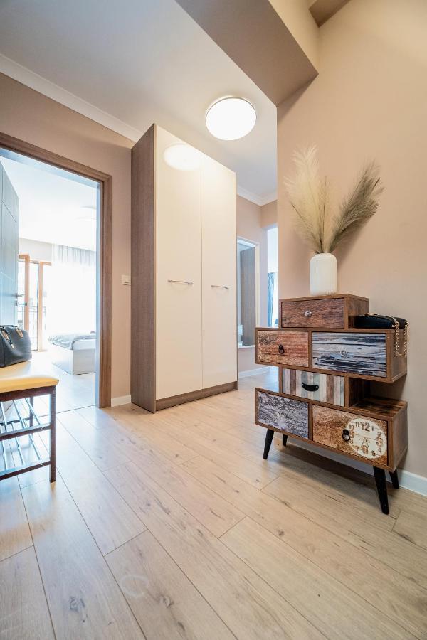 Comfy Luxury Center Apartment ヴァルナ エクステリア 写真